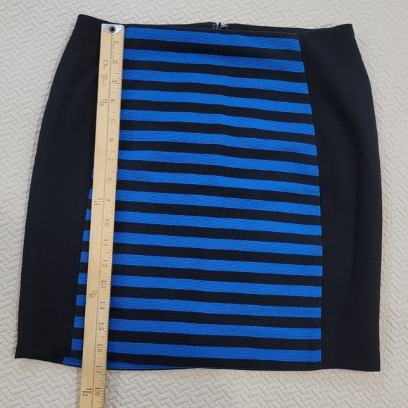 NEW Ann Taylor Black and Blue Striped Skirt Size 4 P - Picture 5 of 13